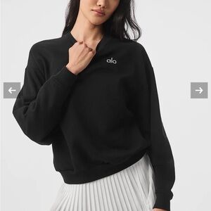 ALO Accolade Crew Neck Pullover sweatshirt